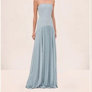 Alexis Sunniva Blue Gown